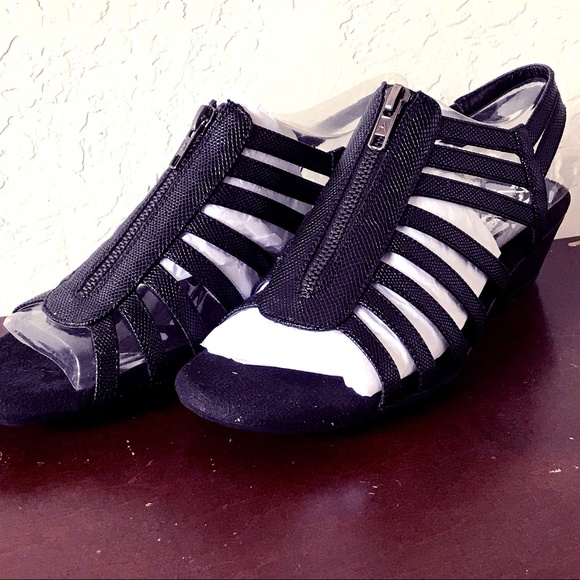 a2 aerosoles yetaway sandals